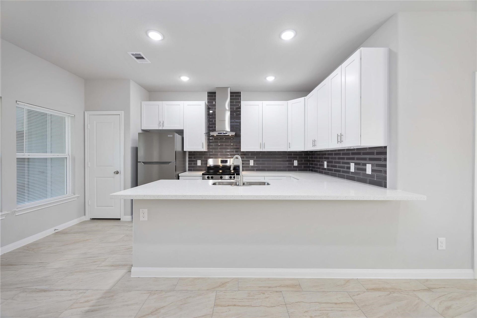 7987 Chateau Street, #B, Houston, TX 77028 7987 Chateau Street, #B, Houston, TX 77028