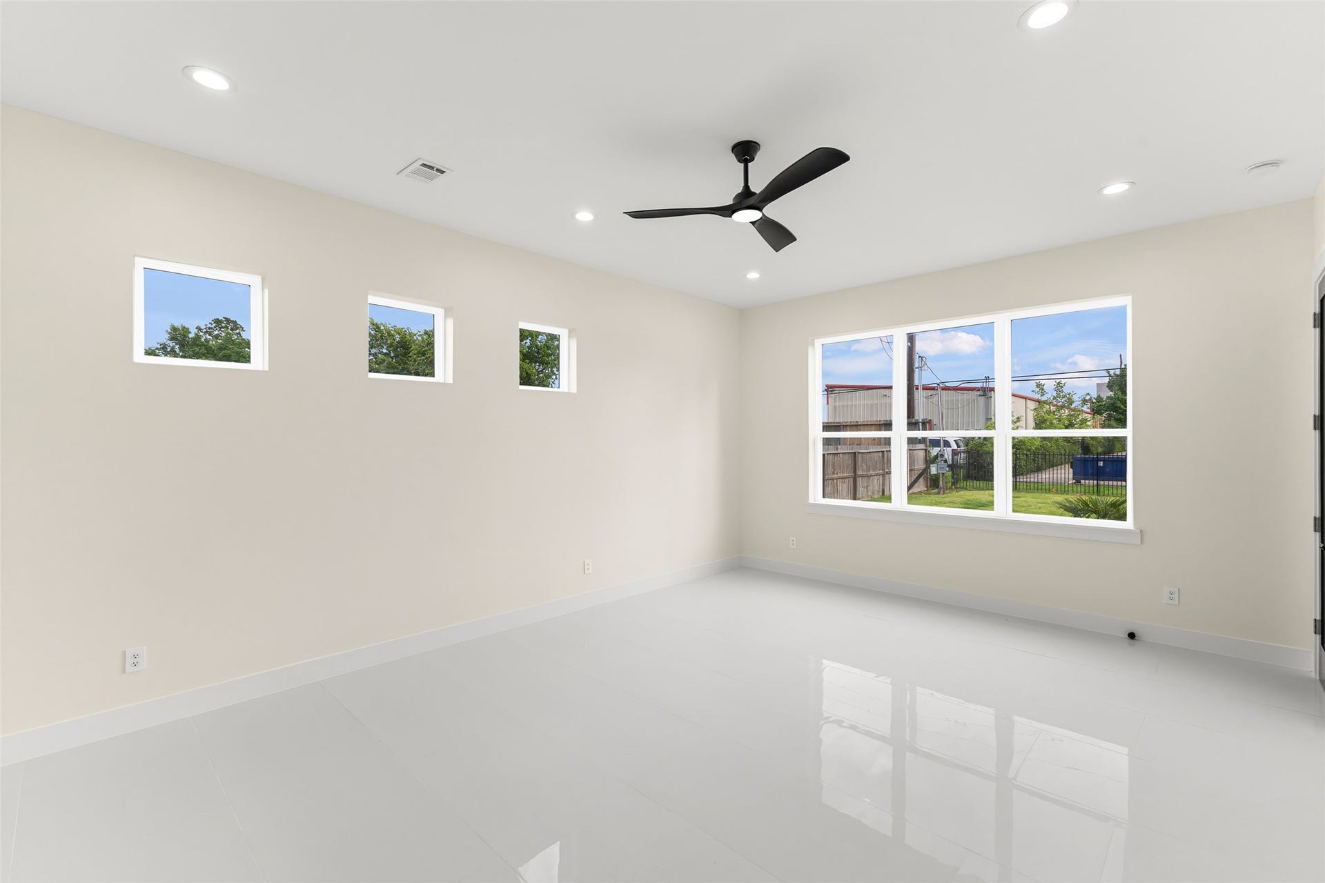 5907 Weisinger Dr, Magnolia, TX 77354