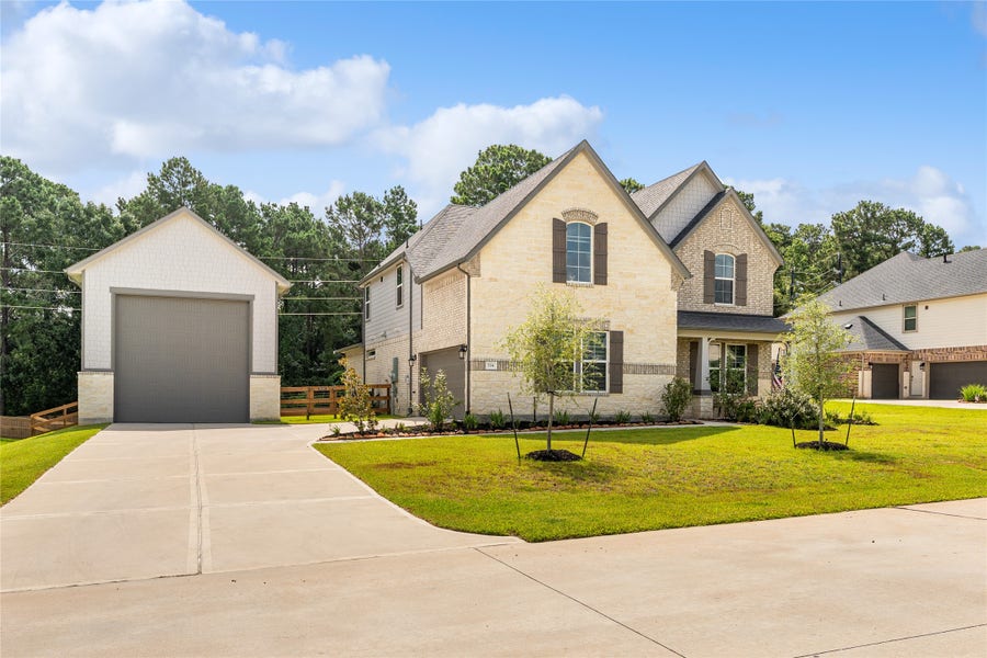 Property photo for 534 Black Bronco Road, Magnolia, TX