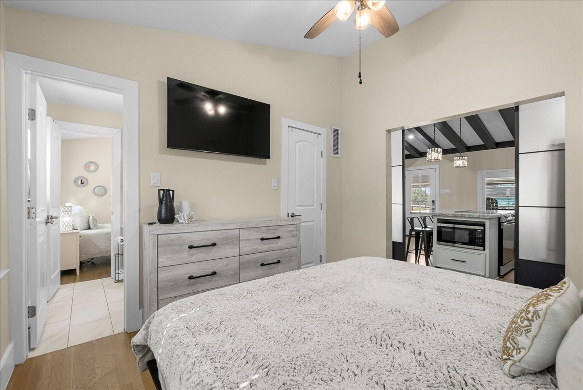 1005 Bryan Avenue, Seabrook, TX 77586 1005 Bryan Avenue, Seabrook, TX 77586