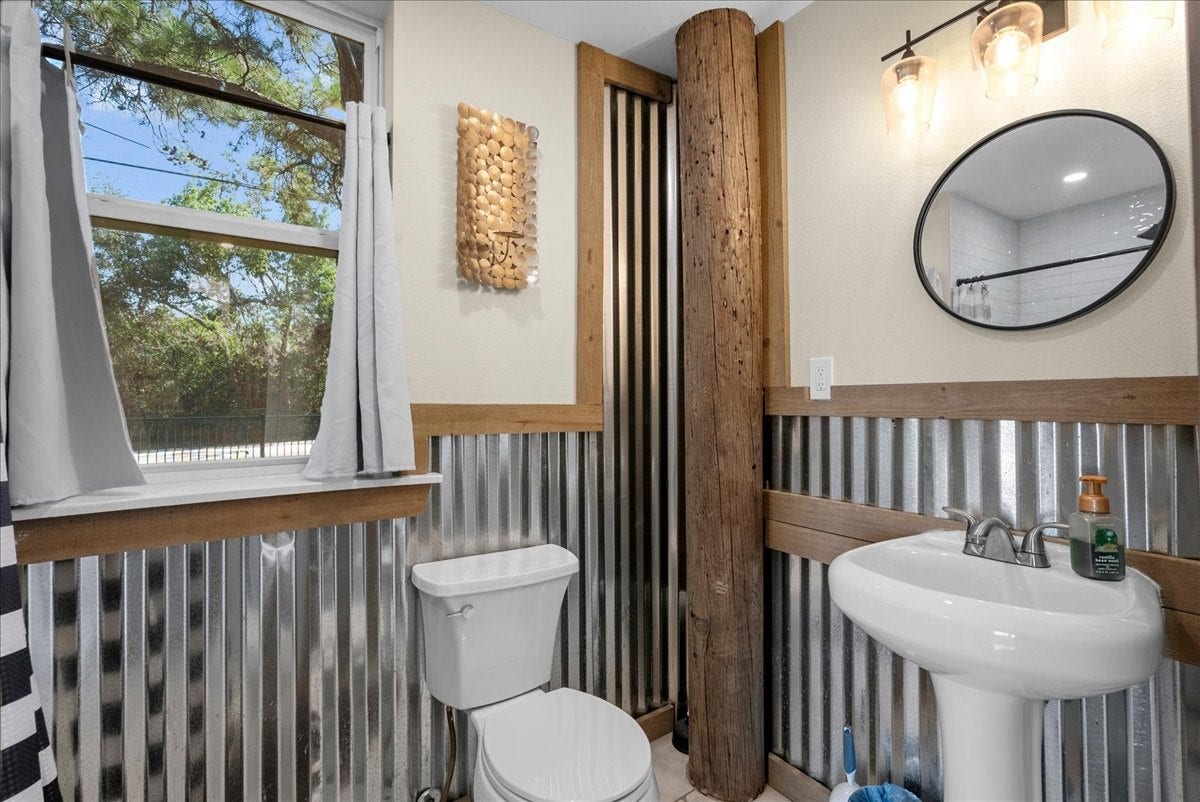 1005 Bryan Avenue, Seabrook, TX 77586 1005 Bryan Avenue, Seabrook, TX 77586
