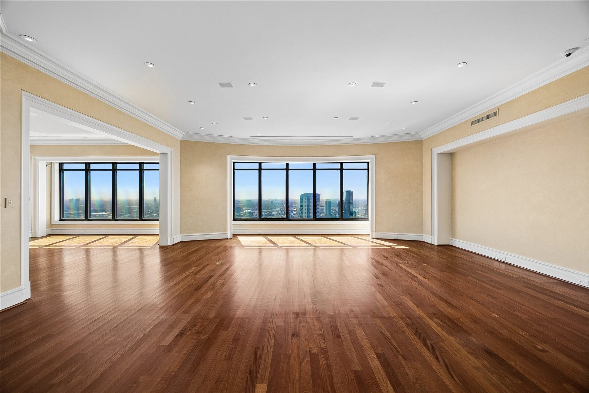 2121 Kirby Drive, #26S, Houston, TX 77019