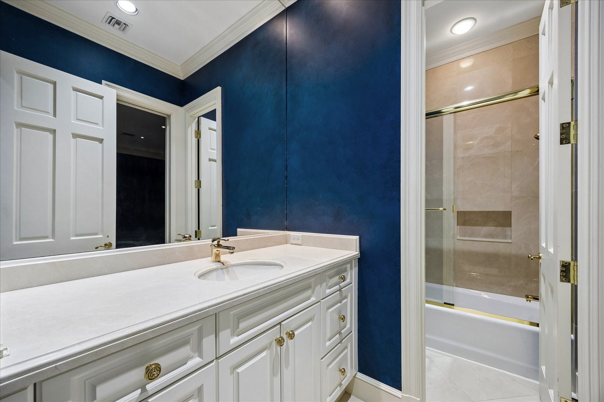 2121 Kirby Drive, #26S, Houston, TX 77019