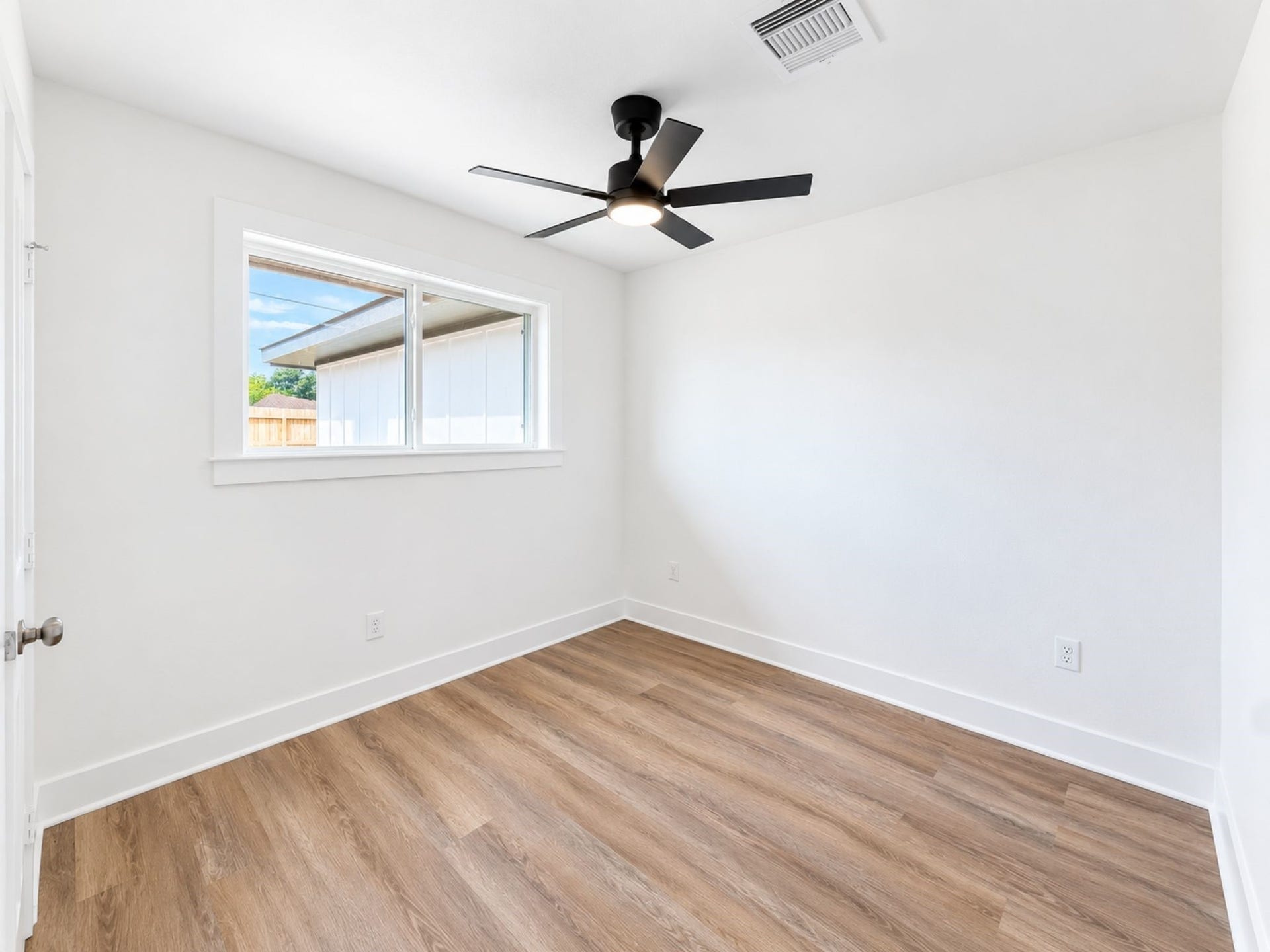 6410 Hopper Road, Houston, TX 77016 6410 Hopper Road, Houston, TX 77016