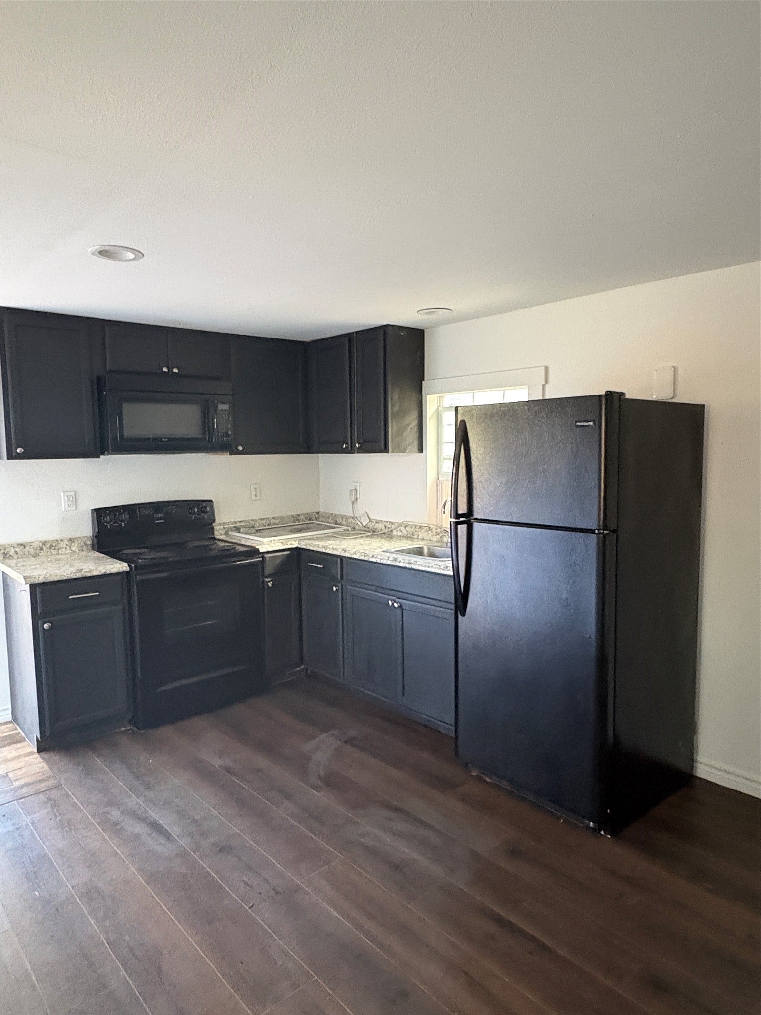 15612 Navajo Trail Street, #B, Willis, TX 77378 15612 Navajo Trail Street, #B, Willis, TX 77378