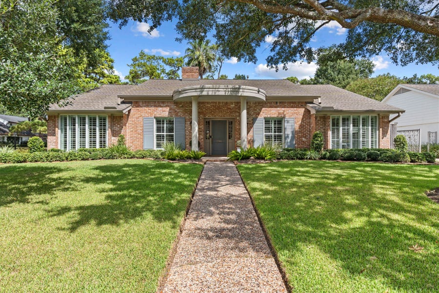 Property photo for 10052 Lynbrook Drive, Houston, TX