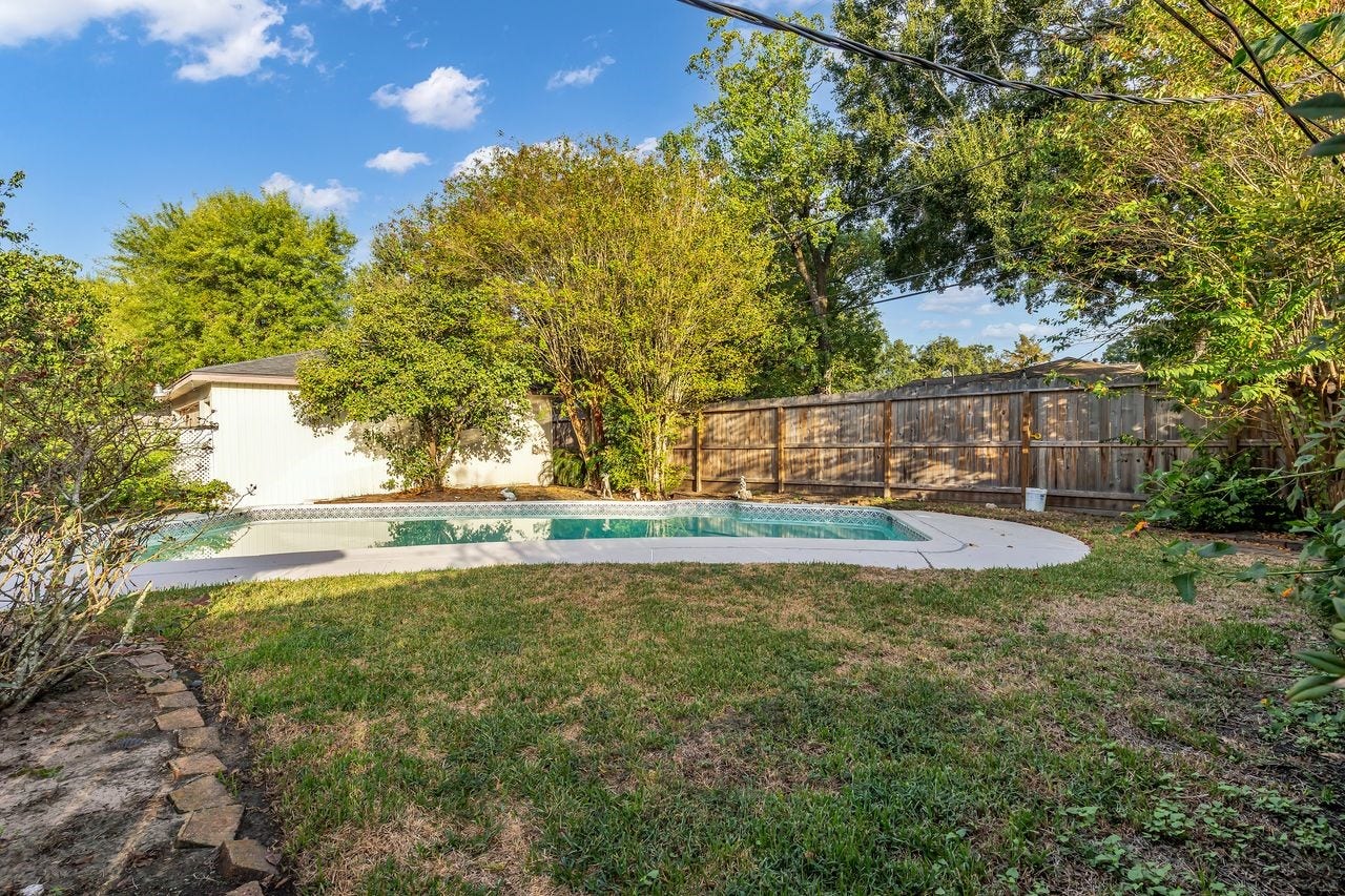 5734 Sanford Road, Houston, TX 77096 5734 Sanford Road, Houston, TX 77096