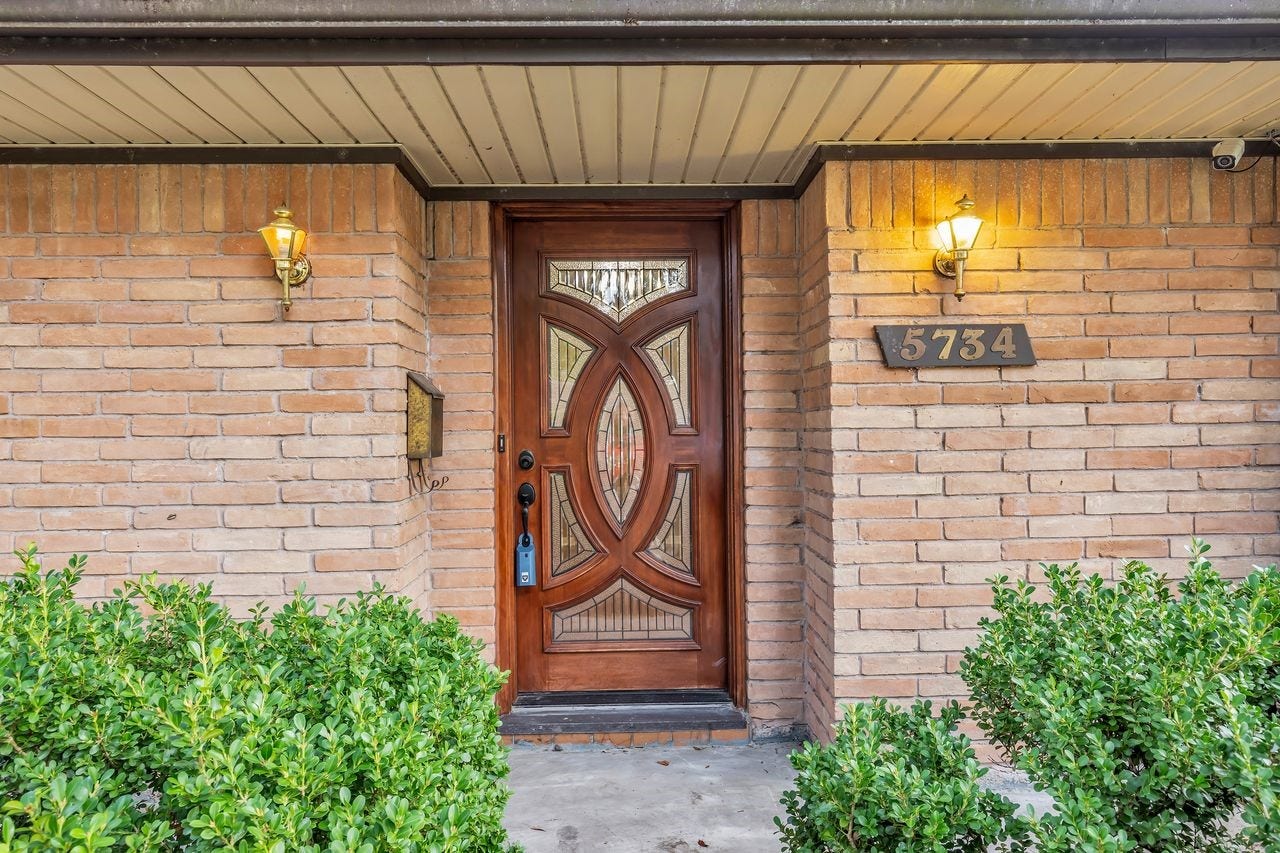 5734 Sanford Road, Houston, TX 77096 5734 Sanford Road, Houston, TX 77096