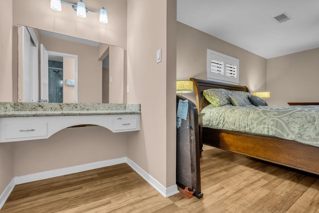 5734 Sanford Road, Houston, TX 77096 5734 Sanford Road, Houston, TX 77096