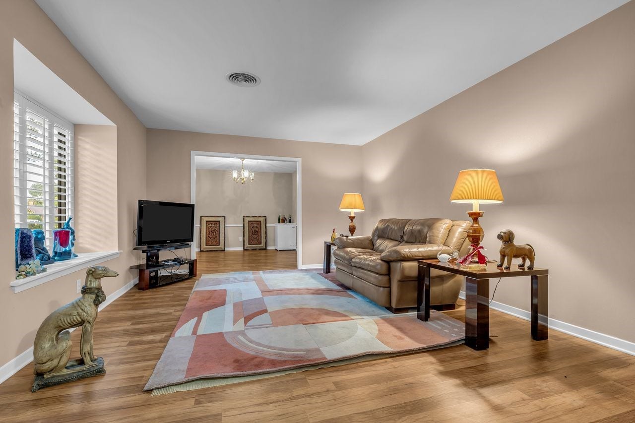 5734 Sanford Road, Houston, TX 77096 5734 Sanford Road, Houston, TX 77096