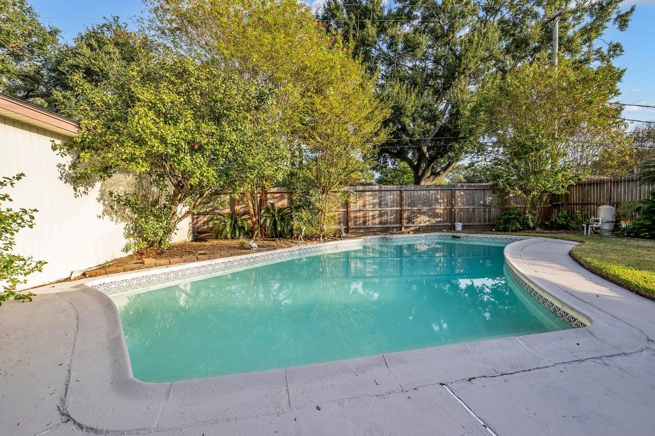 5734 Sanford Road, Houston, TX 77096 5734 Sanford Road, Houston, TX 77096