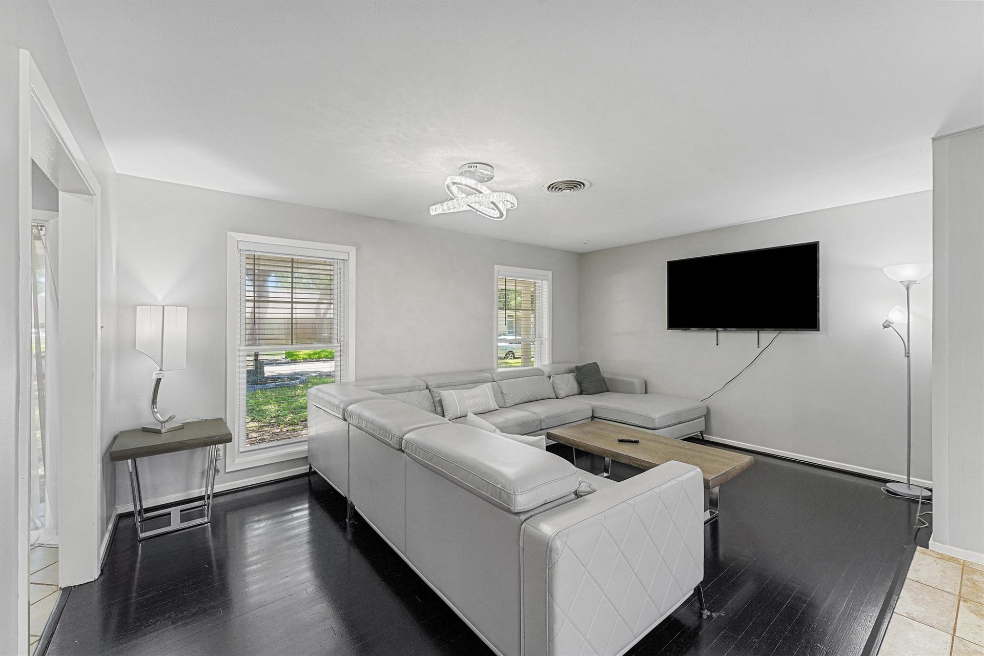 9622 Fairdale Lane, Houston, TX 77063 9622 Fairdale Lane, Houston, TX 77063