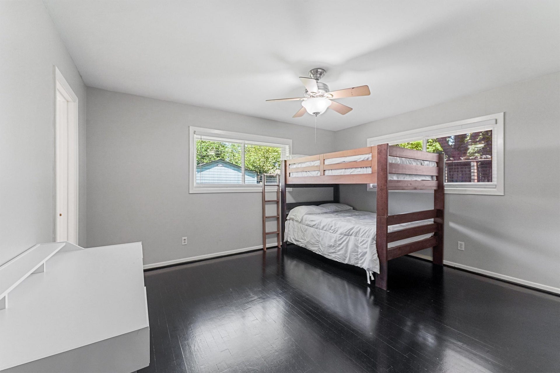 9622 Fairdale Lane, Houston, TX 77063 Primary Bedroom