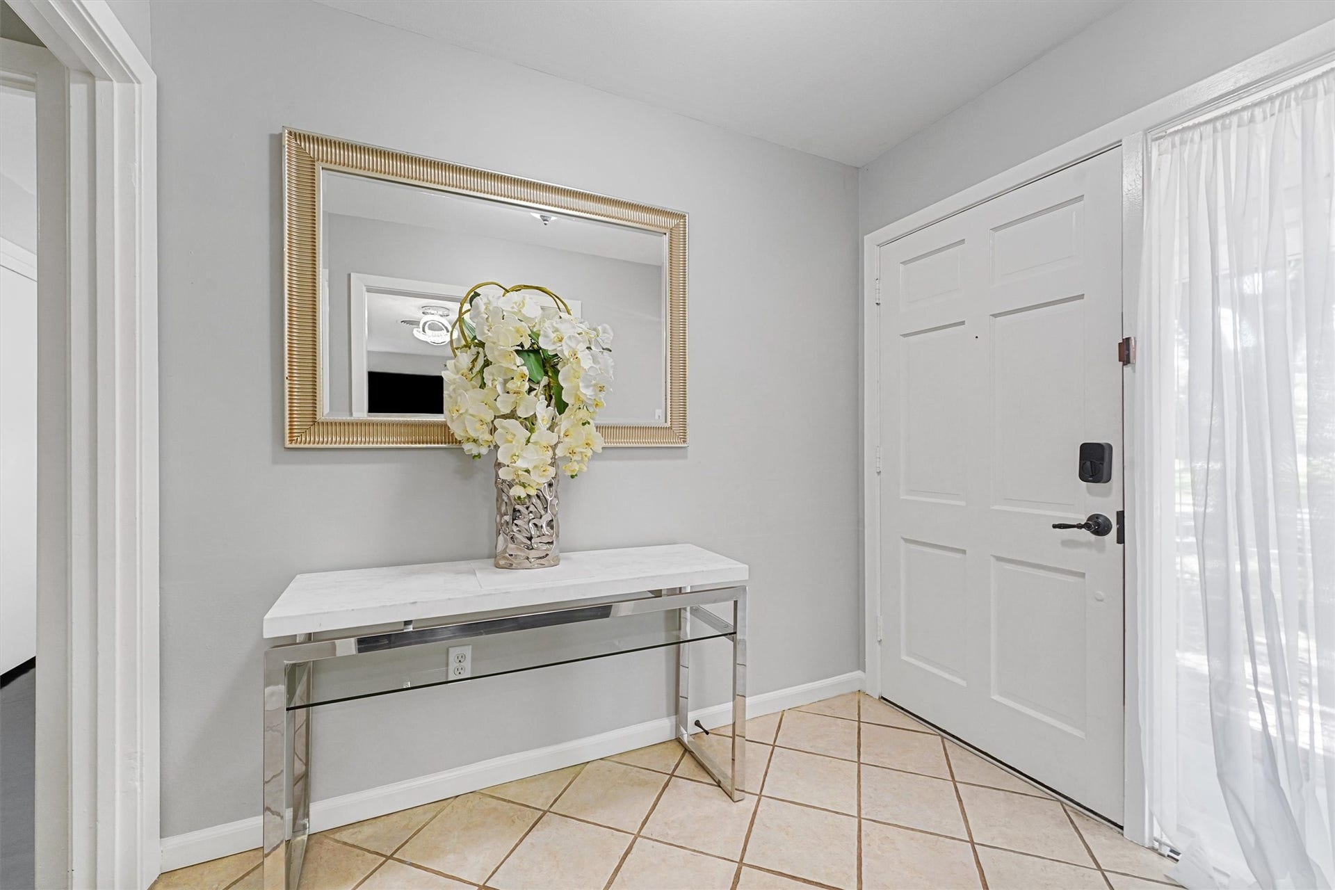 9622 Fairdale Lane, Houston, TX 77063 Foyer