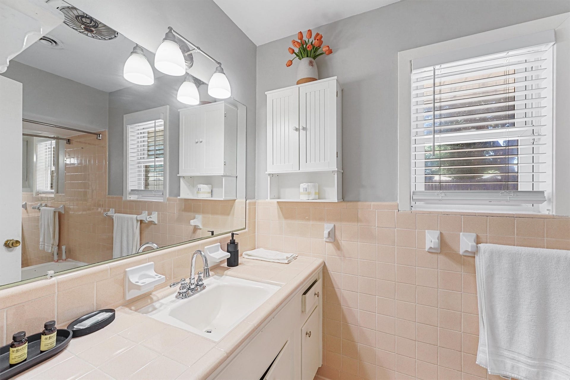 9622 Fairdale Lane, Houston, TX 77063 9622 Fairdale Lane, Houston, TX 77063