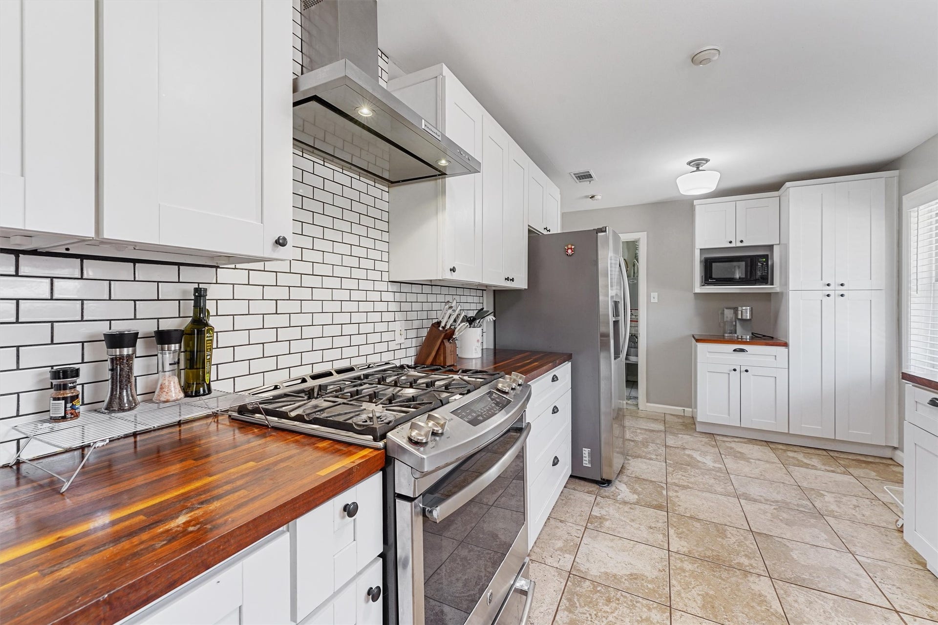 9622 Fairdale Lane, Houston, TX 77063 9622 Fairdale Lane, Houston, TX 77063