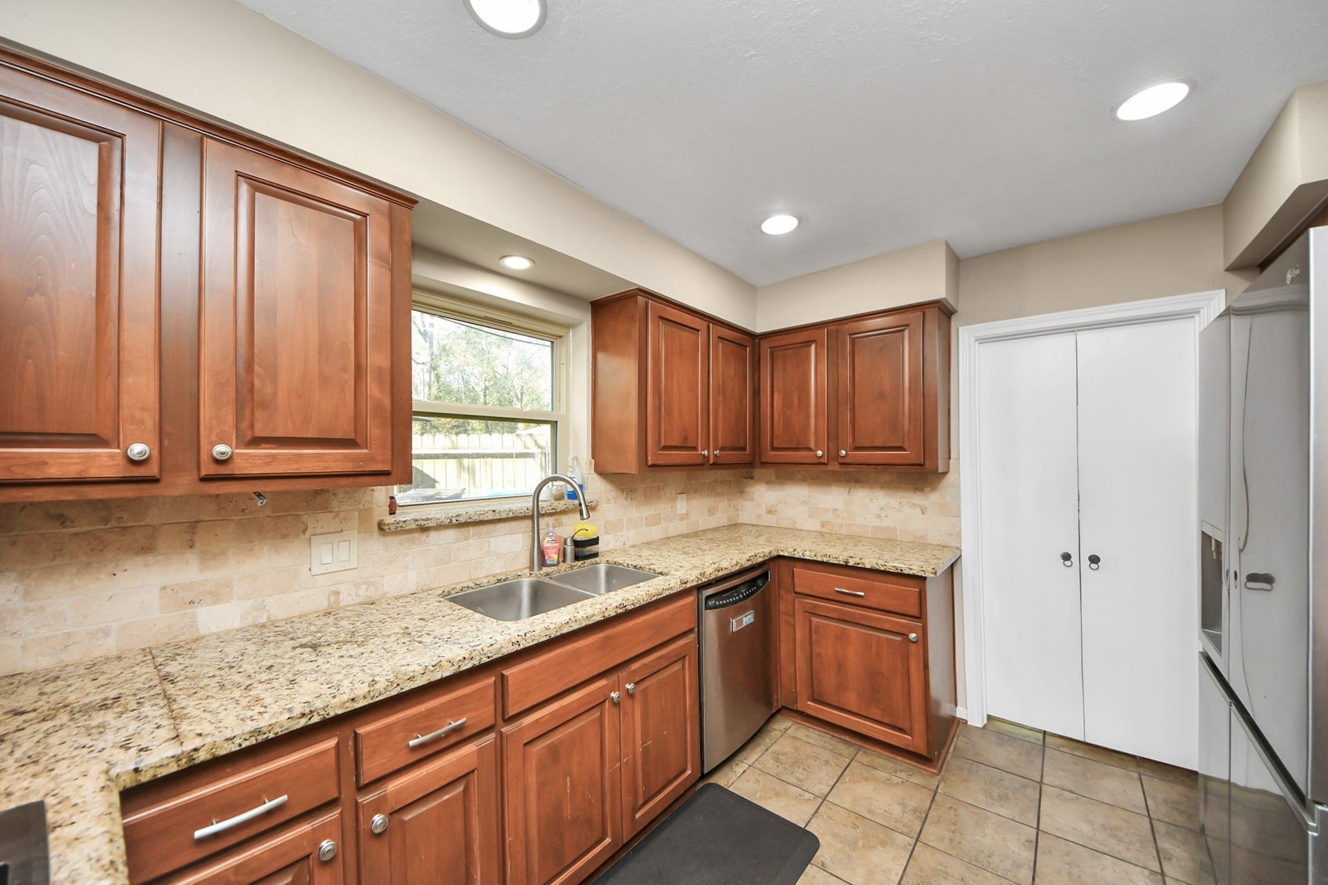 902 Old Mill Lane, Houston, TX 77073