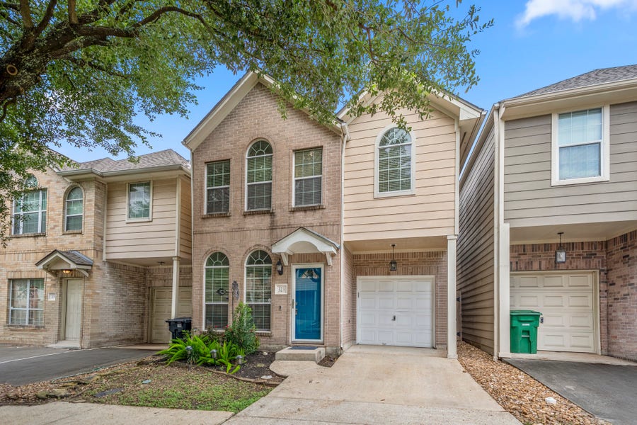 Property photo for 323 Plaza Del Sol Park, Houston, TX