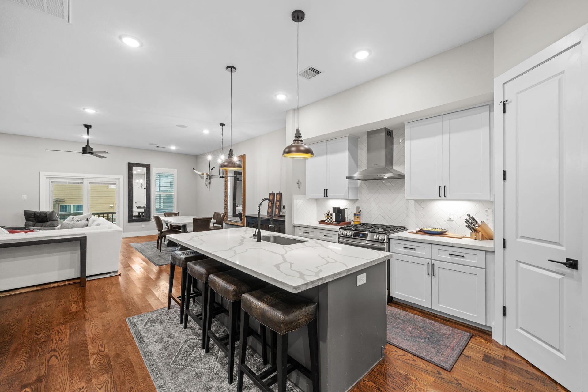 816 E 38th St, #C, Houston, TX 77022 816 E 38th St, #C, Houston, TX 77022