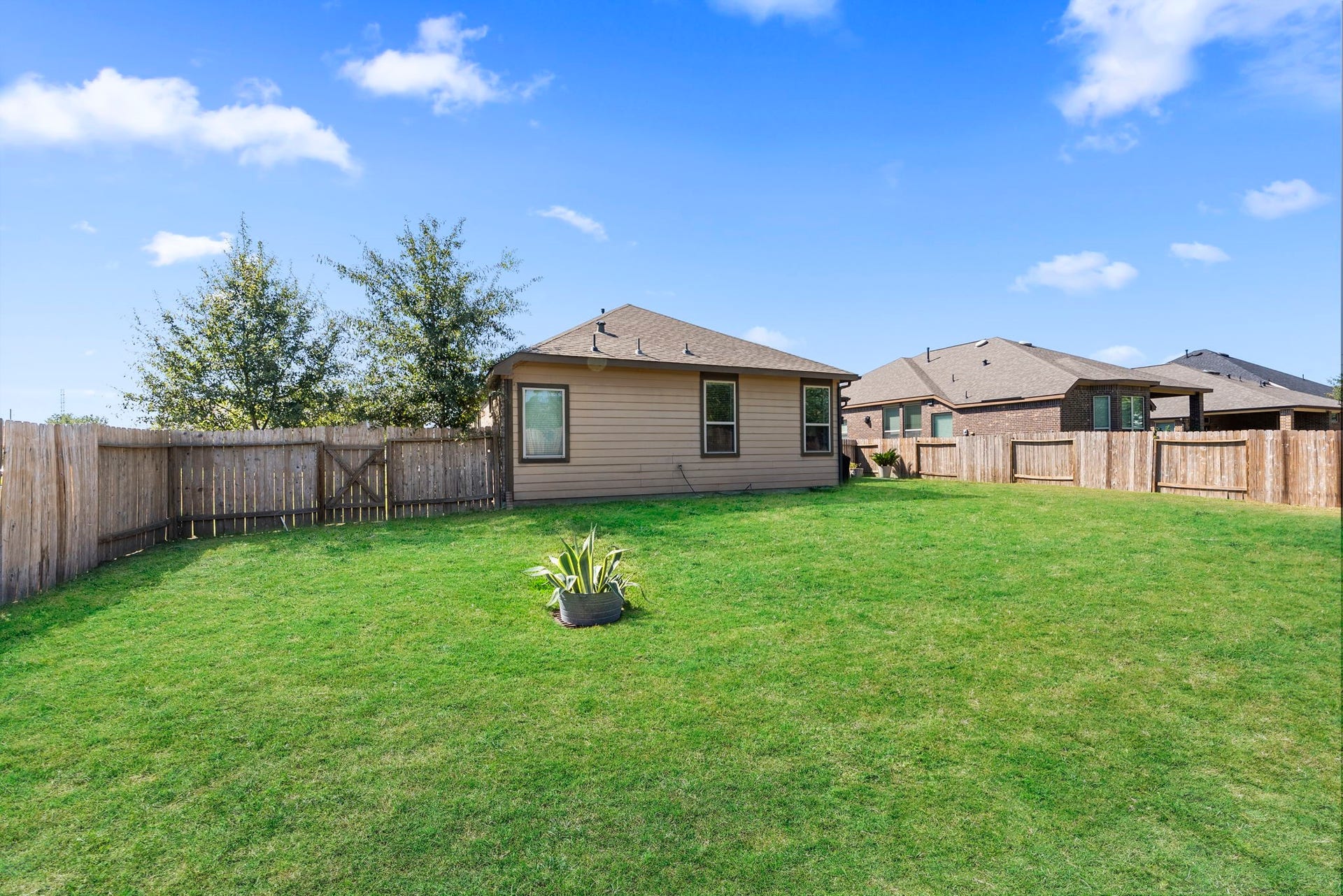19610 Crystal Ivy Lane, Spring, TX 77388 19610 Crystal Ivy Lane, Spring, TX 77388