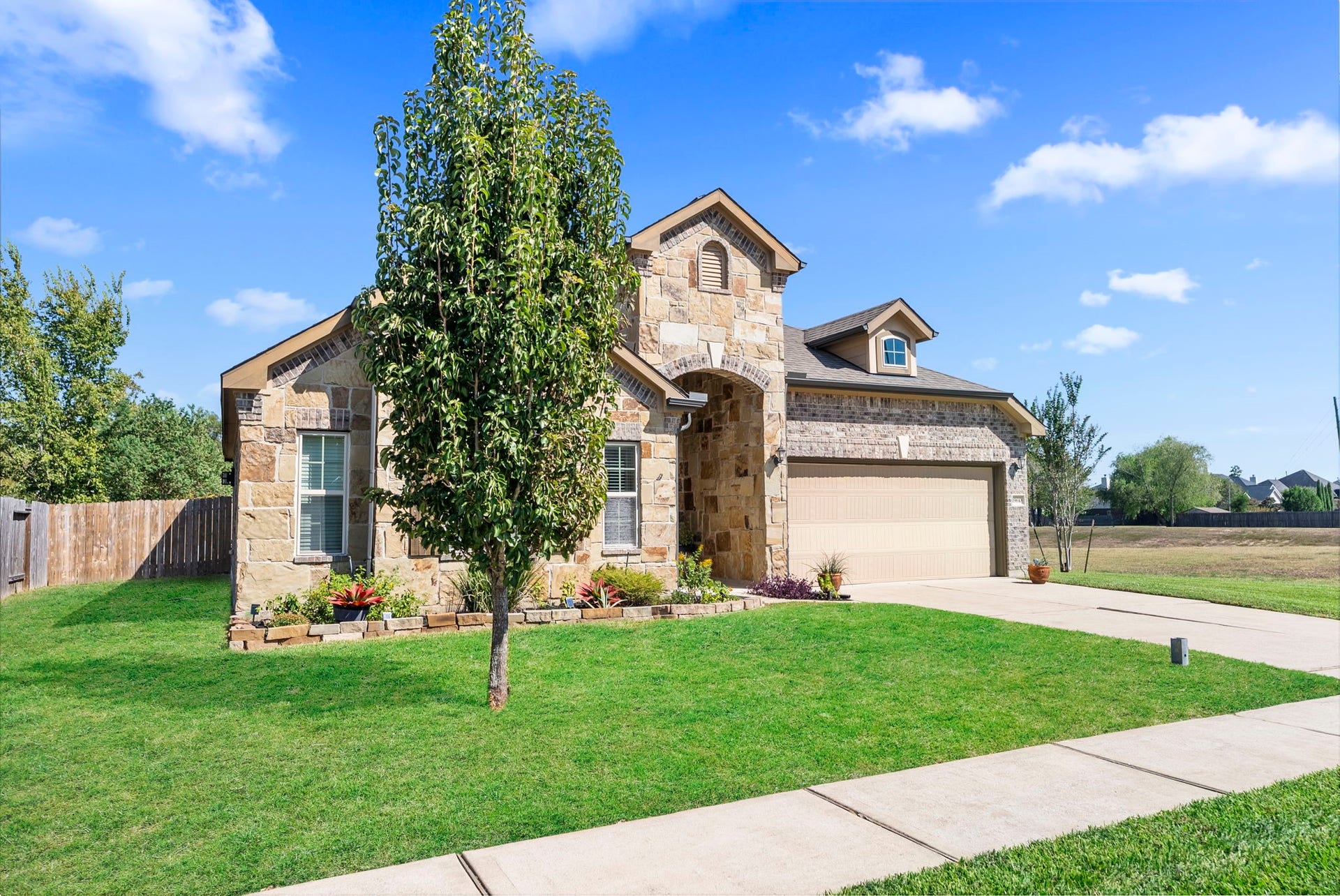 19610 Crystal Ivy Lane, Spring, TX 77388 19610 Crystal Ivy Lane, Spring, TX 77388