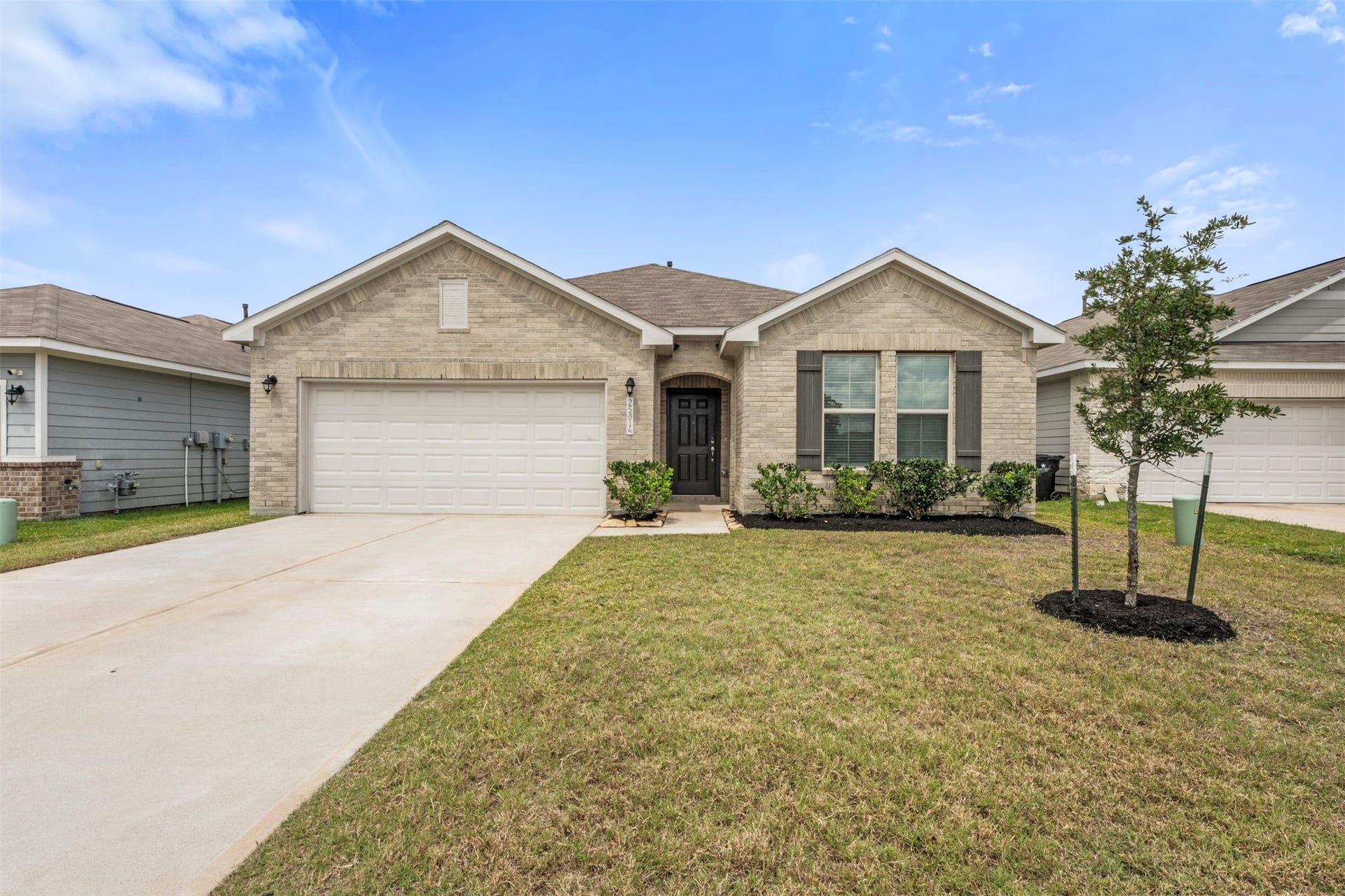 25814 Northpark Pine Drive, Porter, TX 77365 Original owner home, better than new! WHOLE HOME GENERATOR 2025! All brick front exterior; refreshed landscaping