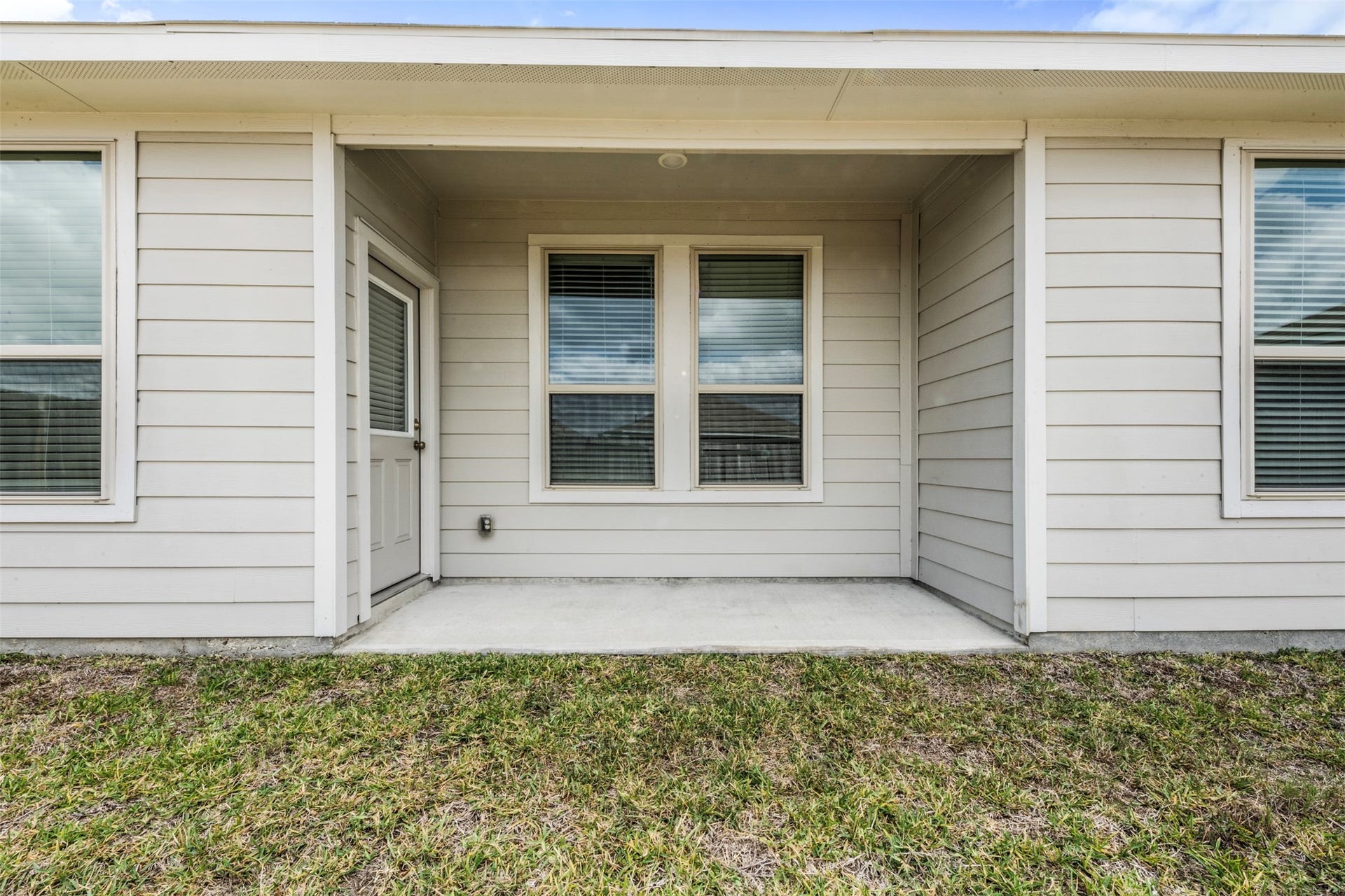 25814 Northpark Pine Drive, Porter, TX 77365 Enclosed on three sides; could totally screen this patio in!