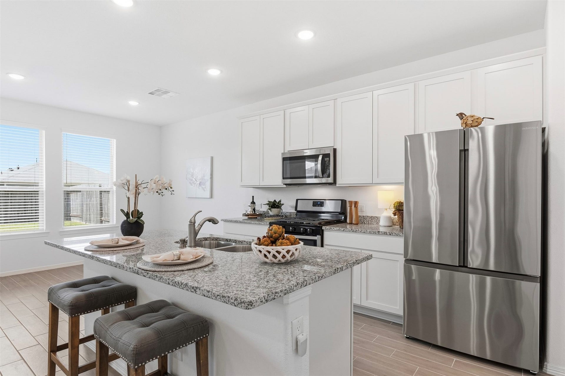 25814 Northpark Pine Drive, Porter, TX 77365 Granite countertops, stainless steel appliances. REFRIGERATOR REMAINS WITH PROPERTY!