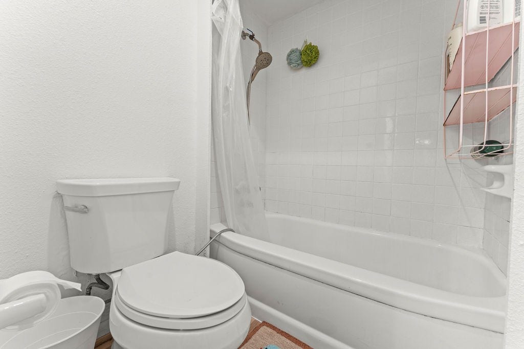 2617 Marilee Lane, #1, Houston, TX 77057 Primary Tub & Shower with private enclosure