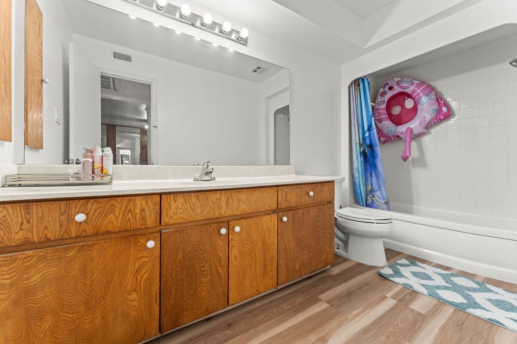 2617 Marilee Lane, #1, Houston, TX 77057 Secondary & Guest Bathroom