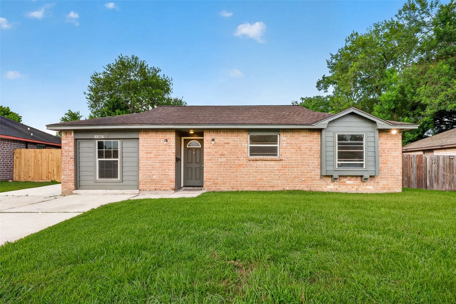 Property photo for 11927 Flushing Meadows Drive, Houston, TX