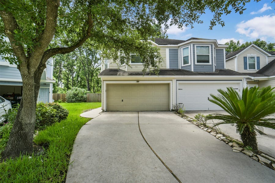 Property photo for 711 Hallsleigh Lane, Houston, TX