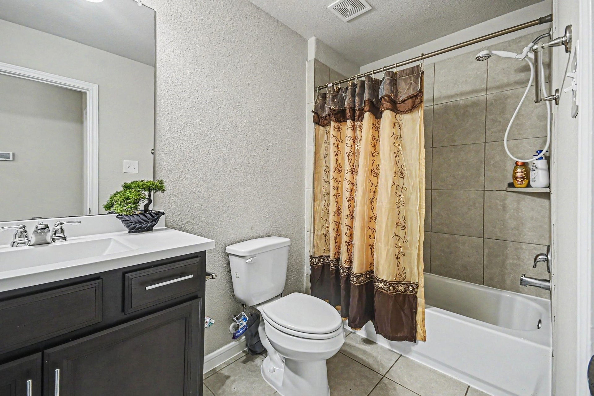 6521 Macroom Meadows Lane, Houston, TX 77048