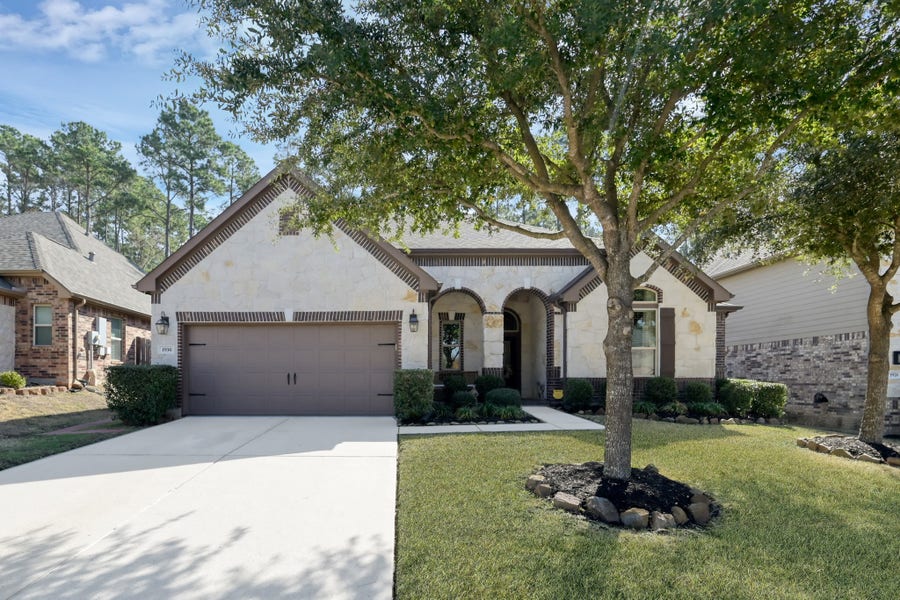 Property photo for 1930 Parnevik Place, Conroe, TX