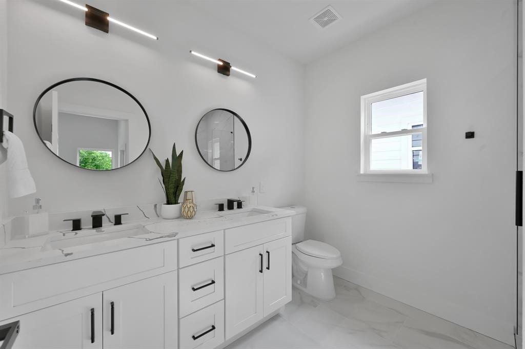 3334 Francis Street, #B, Houston, TX 77004 3334 Francis Street, #B, Houston, TX 77004