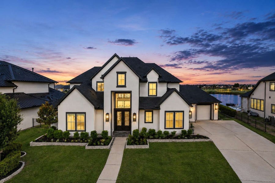 Property photo for 11007 Laguna Mesa Drive, Cypress, TX
