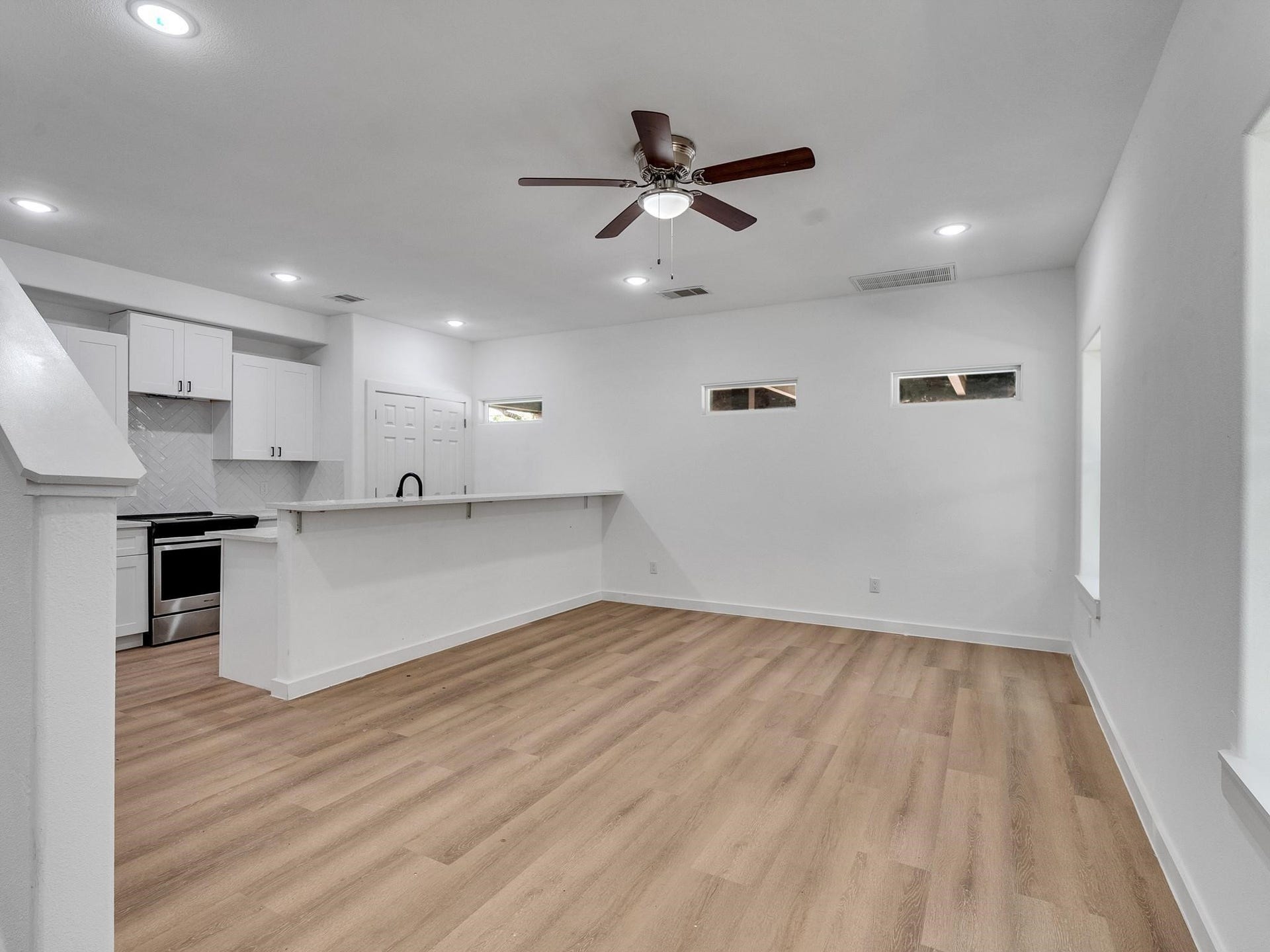 4824 baton rouge, #B, Houston, TX 77028