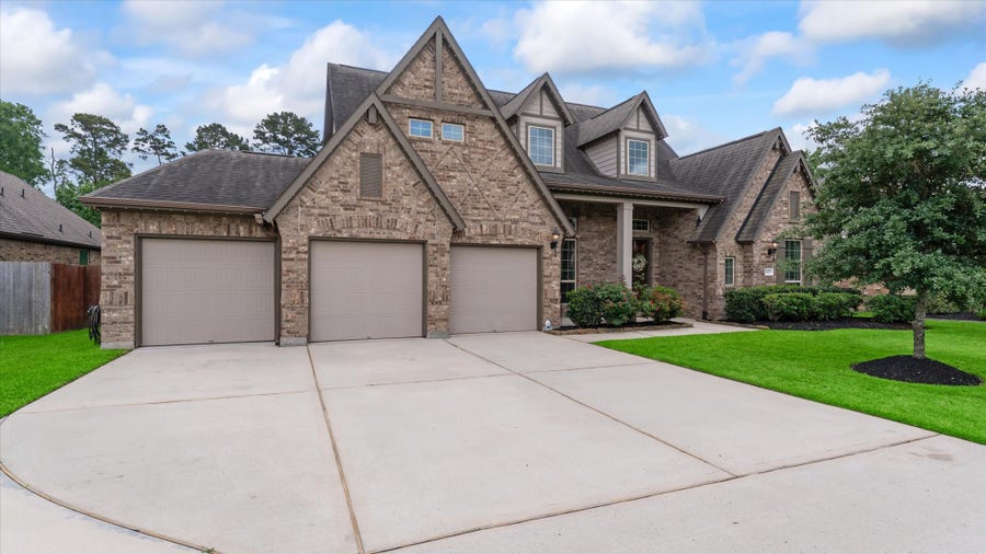 Property photo for 2073 Brookmont Drive, Conroe, TX