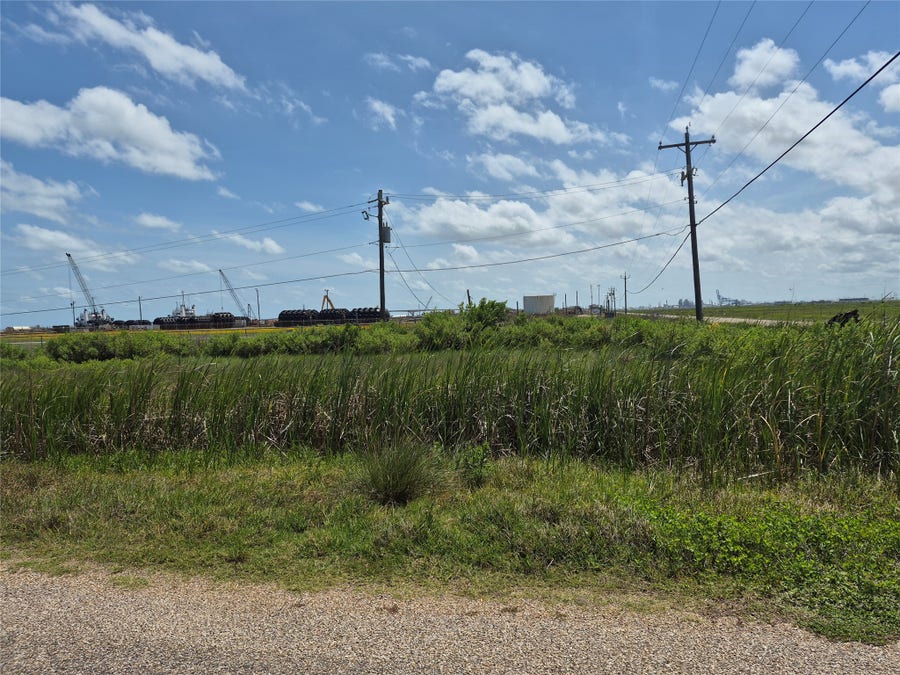 Property photo for 1216 Gulfview Lane, Freeport, TX