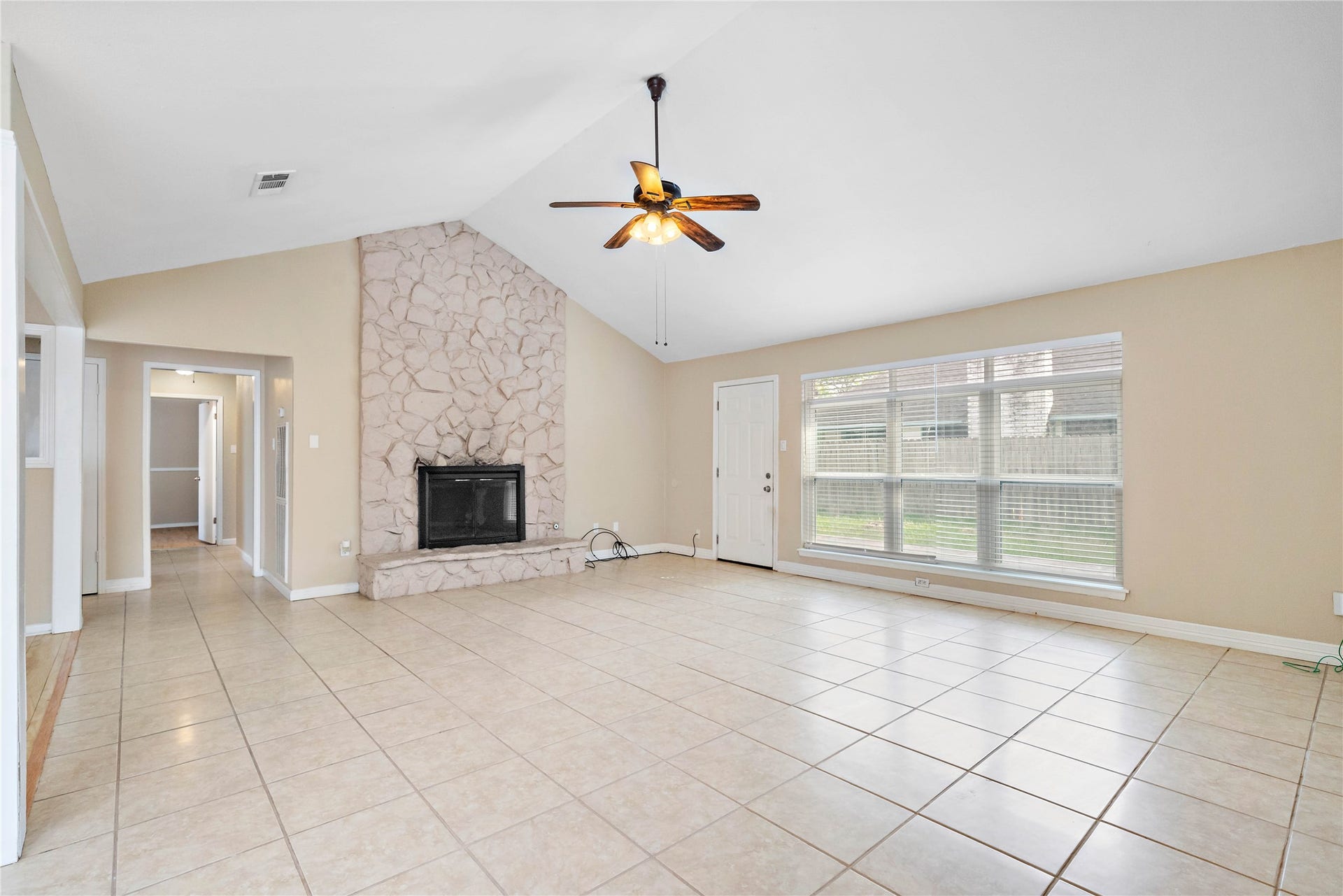 4915 Kentington Drive, Alvin, TX 77511