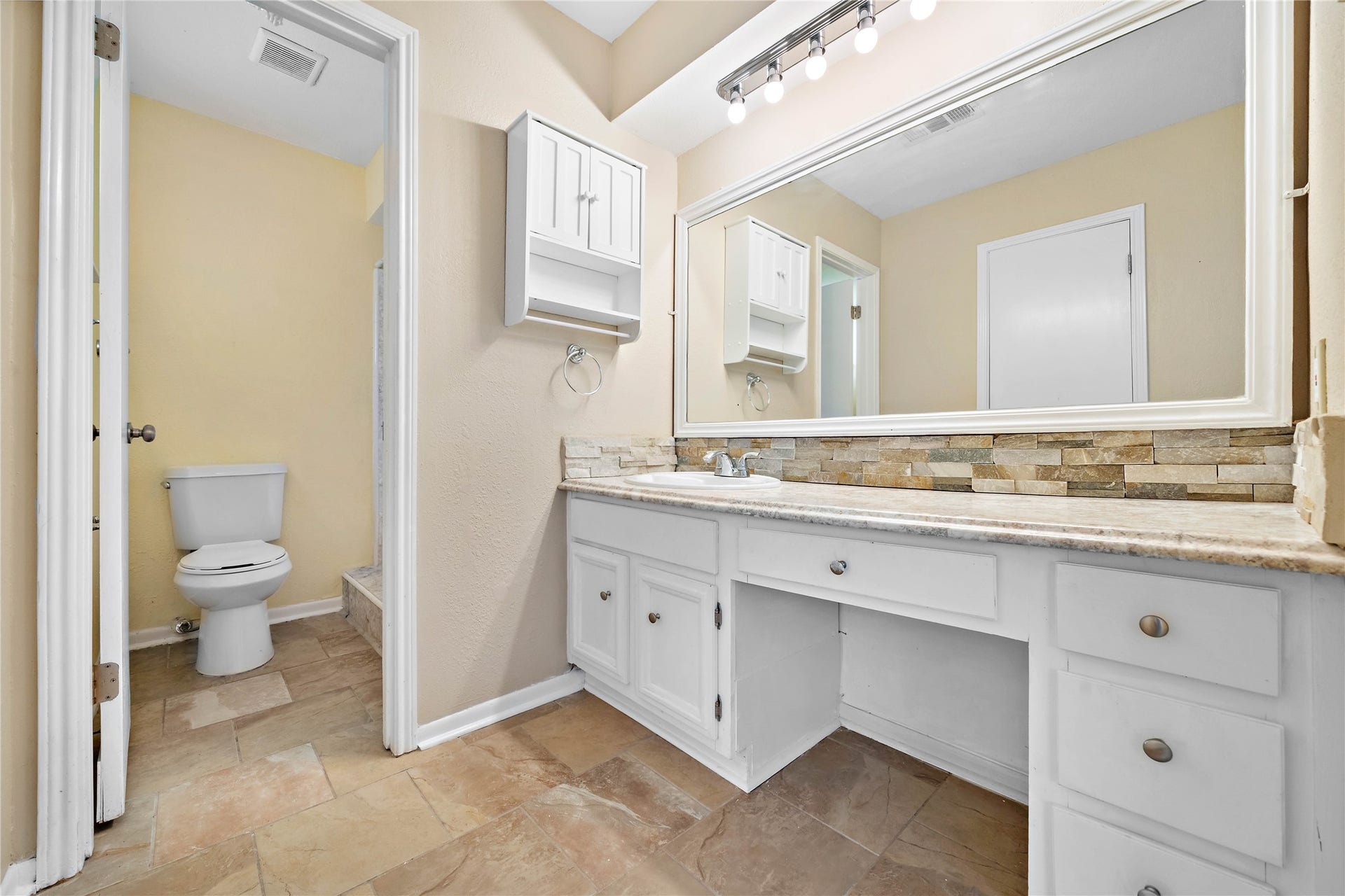 4915 Kentington Drive, Alvin, TX 77511