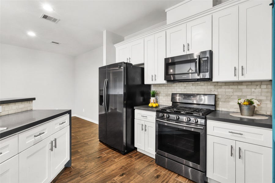 Property photo for 507 E Foley Street, Alvin, TX