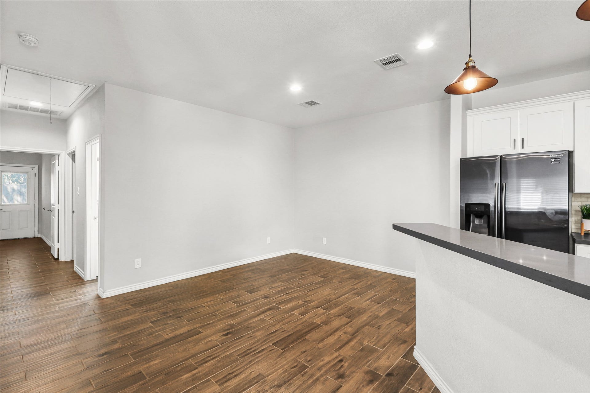 507 E Foley Street, Alvin, TX 77511 Dining room