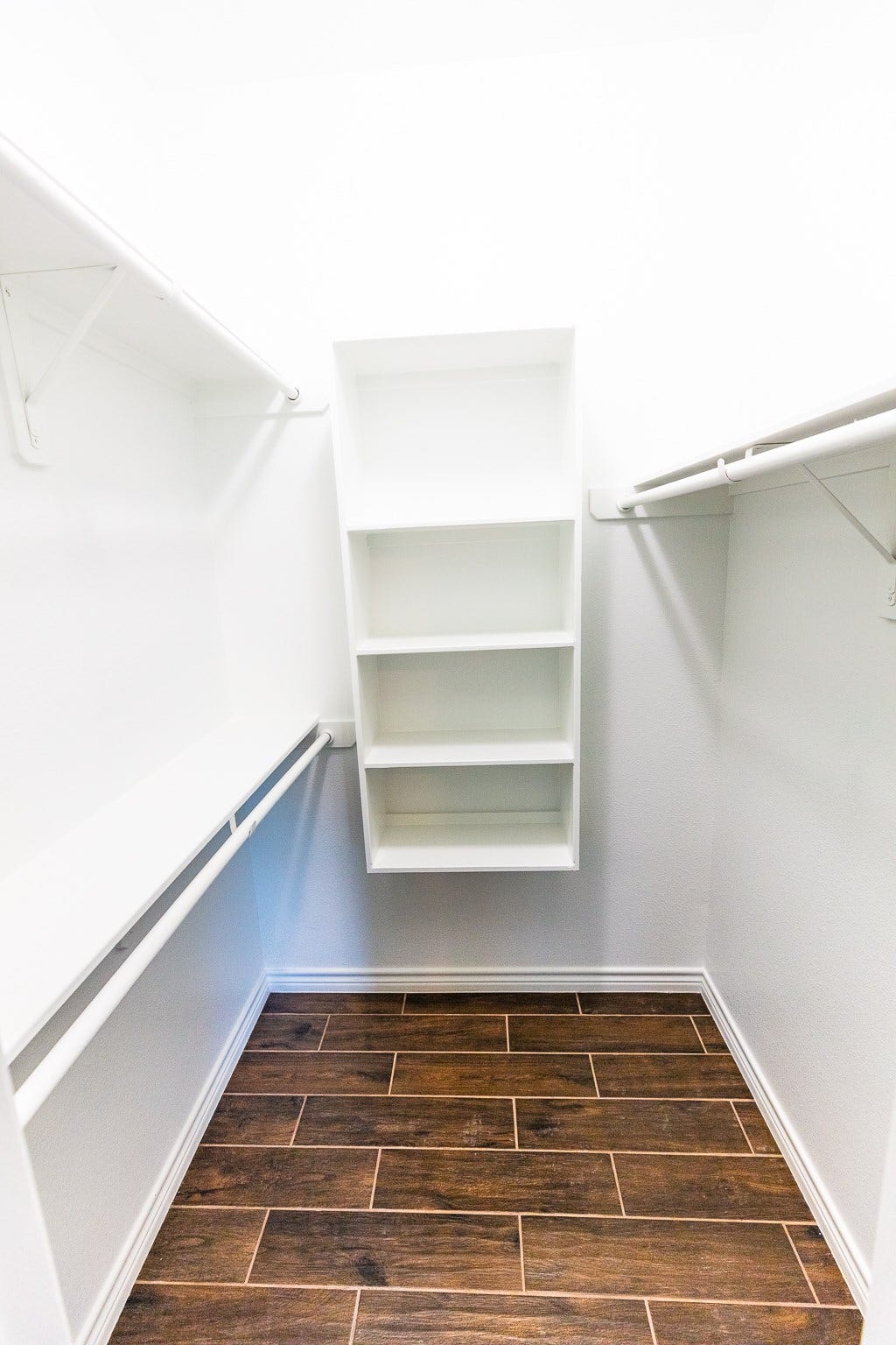 507 E Foley Street, Alvin, TX 77511 Walk in Master closet with build in shelving.