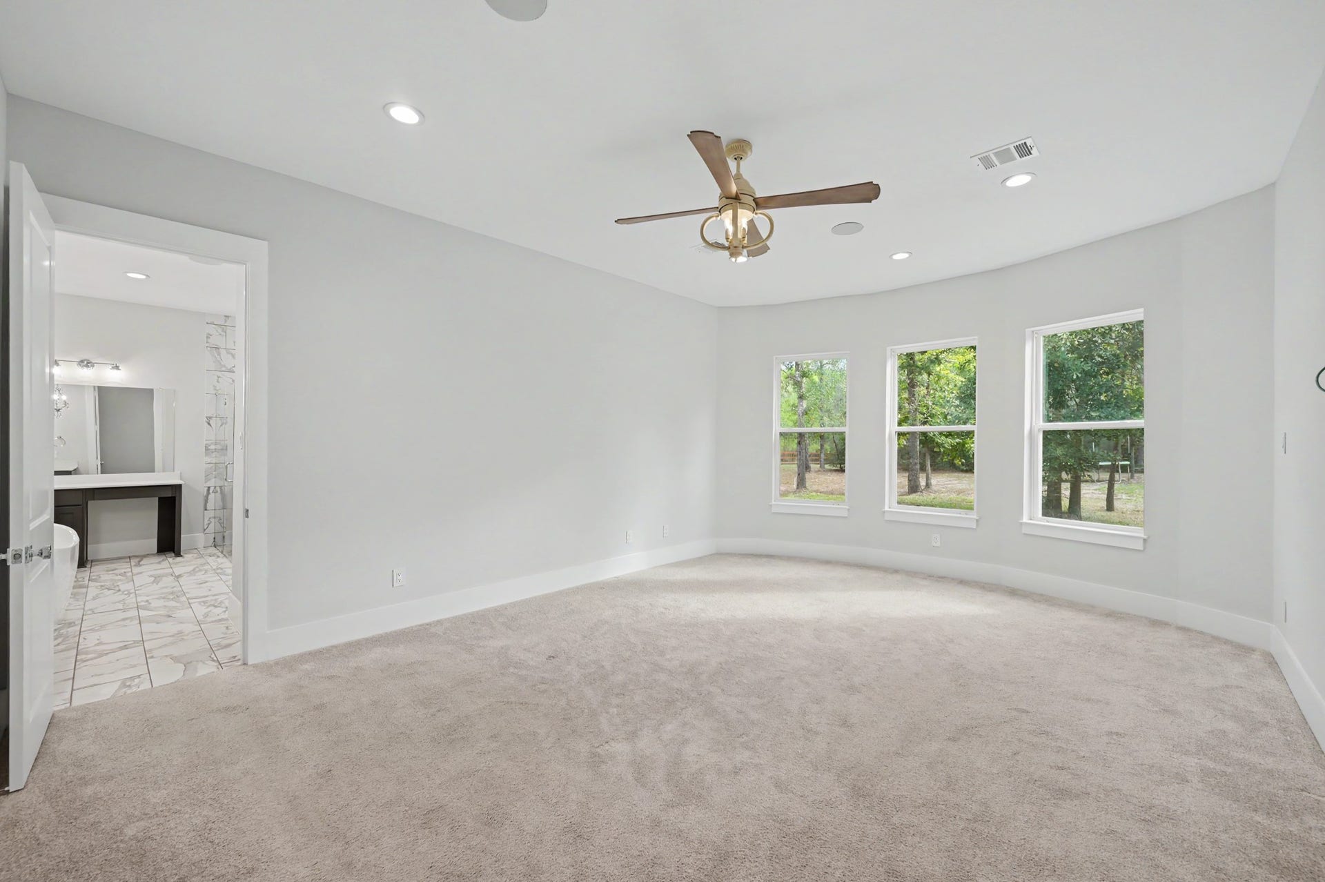 15624 Fire Sky Road, Willis, TX 77378 Primary Suite
