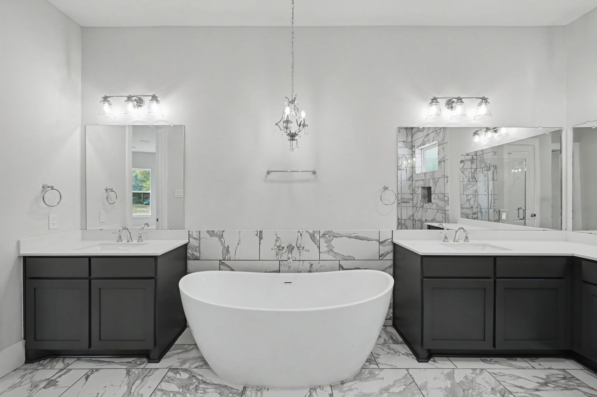 15624 Fire Sky Road, Willis, TX 77378 Huge soaker tub