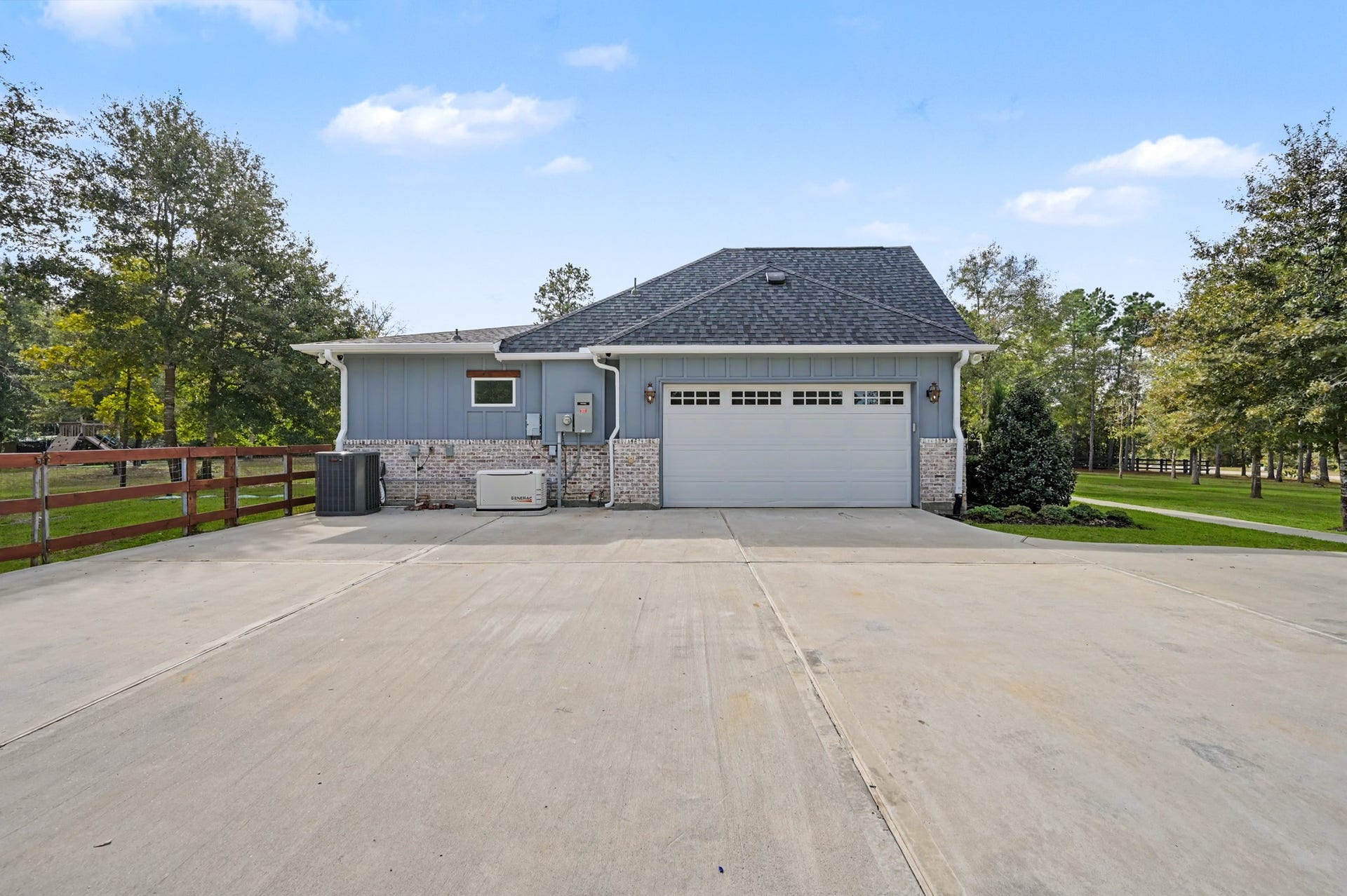 15624 Fire Sky Road, Willis, TX 77378 General WH Generator