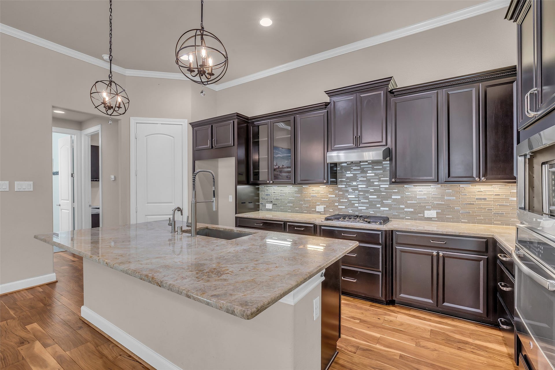 Under & Over cabinet lighting in kitchen