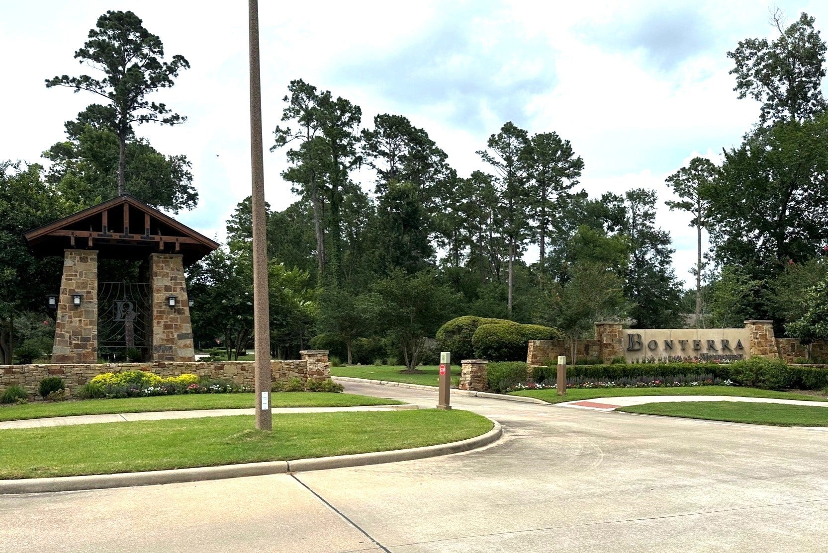 Bonterra provides an unparalleled lifestyle with amenities such as pools, fire pit, BBQ grills, fitness center, spa, pickle ball courts, organized socials and much more!