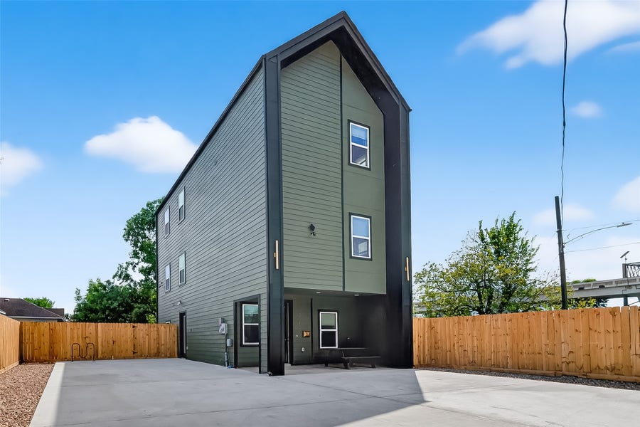 Property photo for 2011 Waco Street, Houston, TX